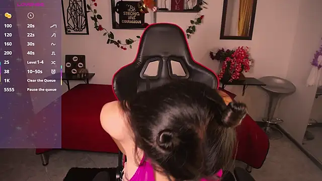 Snapshot of milu1220_ chatting on 04/14/26, 04:02 milu1220 online show from 04/14/26, 04:02