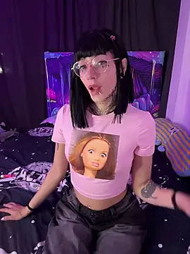 Snapshot of vibre__ chatting on 04/14/26, 02:50 vibre online show from 04/14/26, 02:50