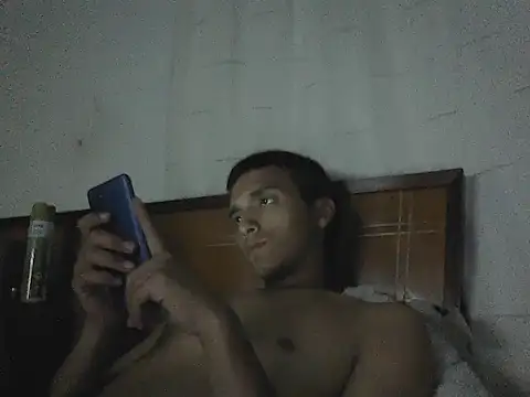 Me1L4Zqu1 online show from 06/26/26, 10:47
