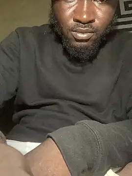 Snapshot of bobkingbige chatting on 04/14/26, 12:38 bobkingbige online show from 04/14/26, 12:38