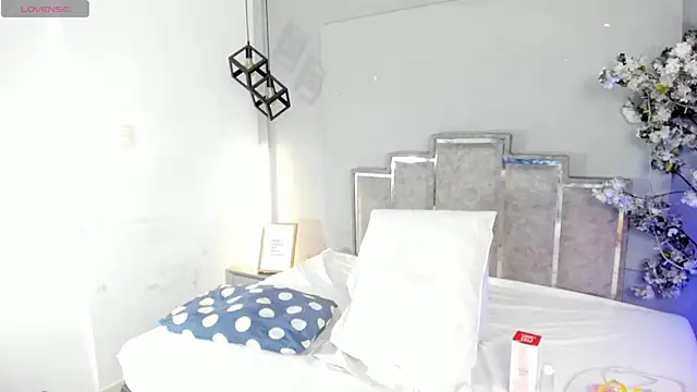 Snapshot of Veronicacarper chatting on 04/15/26, 03:35 Veronicacarper online show from 04/15/26, 03:35