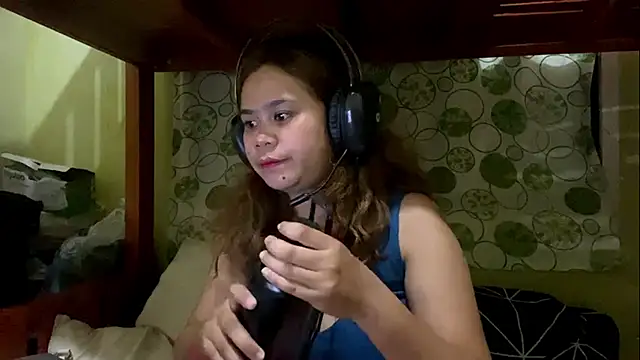 Snapshot of ElodiaSebourn chatting on 04/16/26, 12:39 ElodiaSebourn online show from 04/16/26, 12:39