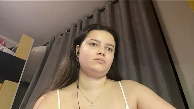 Snapshot of LonnaVandal chatting on 04/15/26, 07:58 LonnaVandal online show from 04/15/26, 07:58