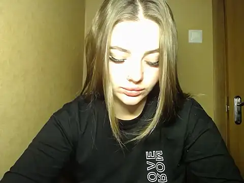 Lola77   online show from 07/30/26, 08:52