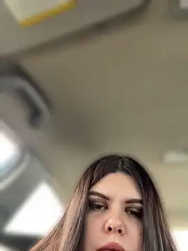 Snapshot of AmeliaBronze chatting on 04/15/26, 06:53 AmeliaBronze online show from 04/15/26, 06:53