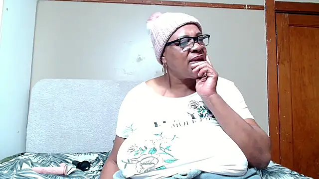 BUSTYQUEEN56  online show from 07/08/26, 07:07