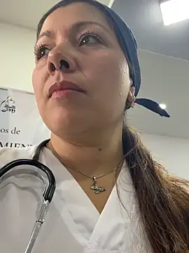 Snapshot of SARA_21- chatting on 04/14/26, 02:01 SARA 21- online show from 04/14/26, 02:01