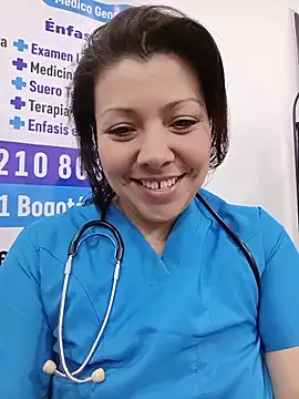 Snapshot of SARA_21- chatting on 05/16/26, 01:10 SARA 21- online show from 05/16/26, 01:10