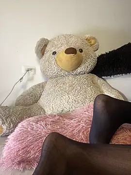 NohaBeyloun  online show from 04/13/26, 11:59