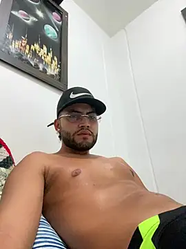 Snapshot of Kenay69 chatting on 04/12/26, 12:04 Kenay69 online show from 04/12/26, 12:04