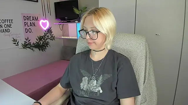Neko Sora online show from 05/18/26, 10:59