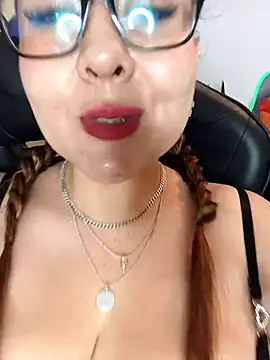 lyzyreth online show from 04/15/26, 04:08