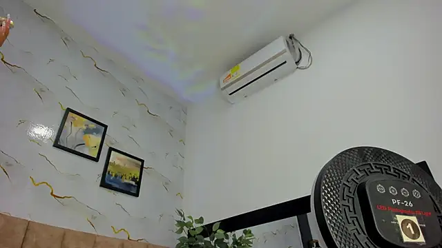 Candicewayne online show from 06/11/26, 10:46