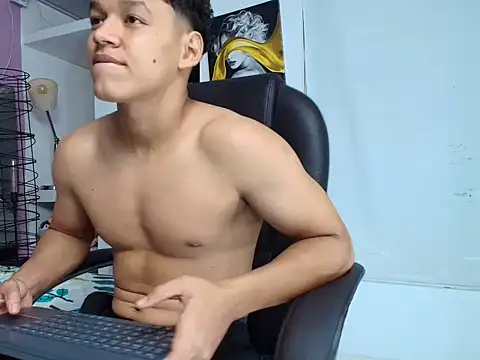 Snapshot of oliver_evans_ chatting on 04/16/26, 01:39 oliver evans online show from 04/16/26, 01:39