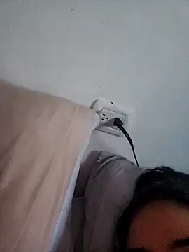 Snapshot of Sofiaw chatting on 04/14/26, 11:00 Sofiaw online show from 04/14/26, 11:00