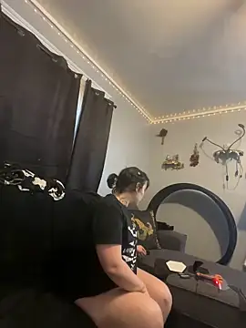 Snapshot of AmalaHexx chatting on 04/14/26, 11:44 AmalaHexx online show from 04/14/26, 11:44