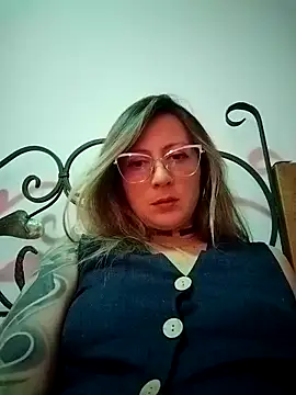 VALELUXX online show from 05/03/26, 03:45