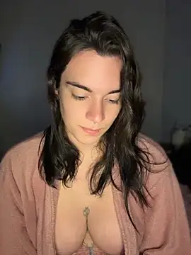 Snapshot of alicemeb chatting on 06/18/26, 07:40 alicemeb online show from 06/18/26, 07:40