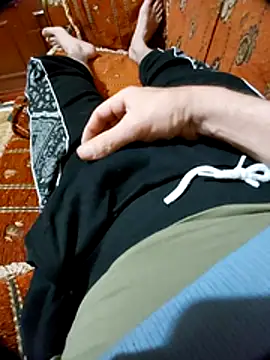 Snapshot of Dadee20 chatting on 04/15/26, 09:15 Dadee20 online show from 04/15/26, 09:15