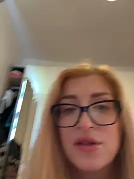 darkglitter26 online show from 05/15/26, 02:13