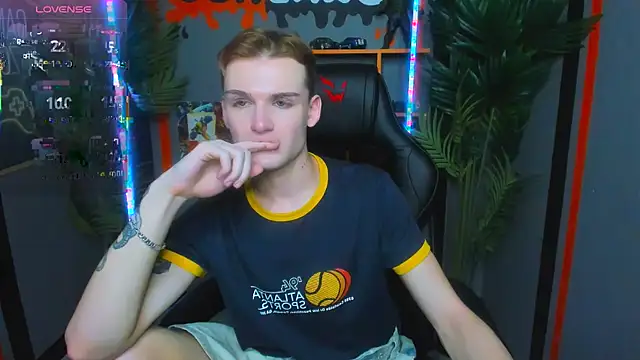 Kai Fowler online show from 05/09/26, 03:28