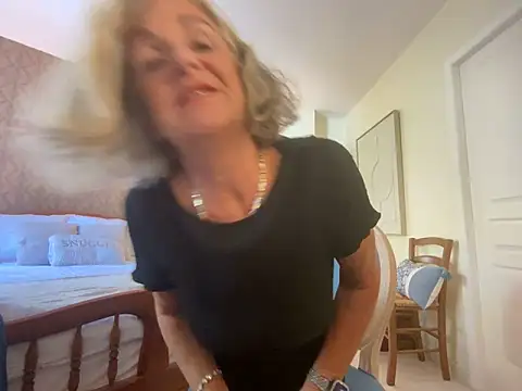 NaughtyMonicaUK online show from 04/17/26, 03:59