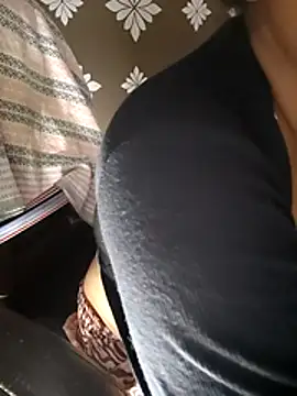 Snapshot of SexySindrela chatting on 04/14/26, 04:40 SexySindrela online show from 04/14/26, 04:40