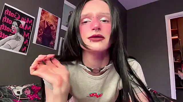 Snapshot of Niky_Long chatting on 04/16/26, 01:45 Niky Long online show from 04/16/26, 01:45