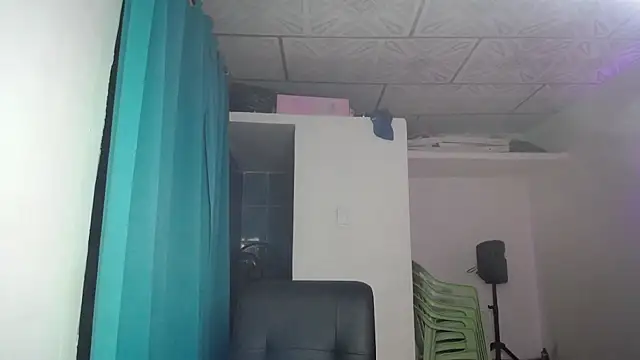 Snapshot of daira2006 chatting on 04/14/26, 04:29 daira2006 online show from 04/14/26, 04:29