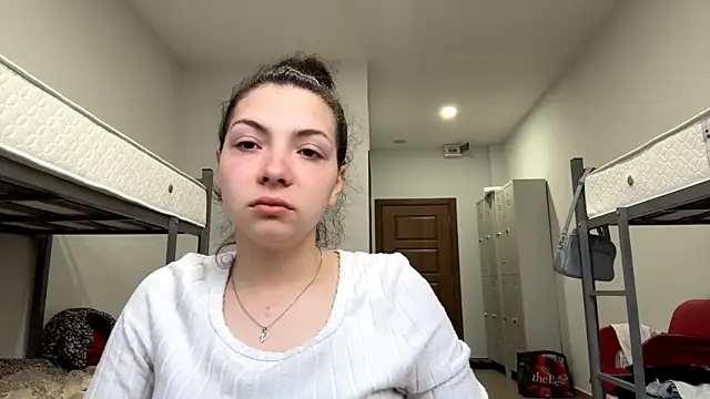 SharieLangan online show from 04/16/26, 04:19