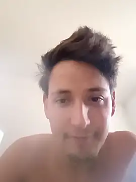 Snapshot of welltommy2001 chatting on 04/16/26, 03:24 welltommy2001 online show from 04/16/26, 03:24