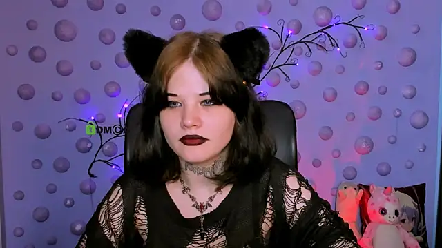 nikki kiss  online show from 05/28/26, 08:44