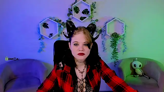 nikki kiss  online show from 06/26/26, 08:30