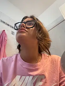 Sofialapazzerella online show from 05/06/26, 02:33