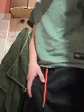 eryk83638 online show from 04/13/26, 04:12