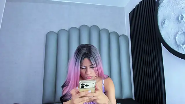 luna-bella  online show from 05/09/26, 03:34