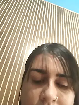 Snapshot of Luna-elle chatting on 04/15/26, 04:14 Luna-elle online show from 04/15/26, 04:14