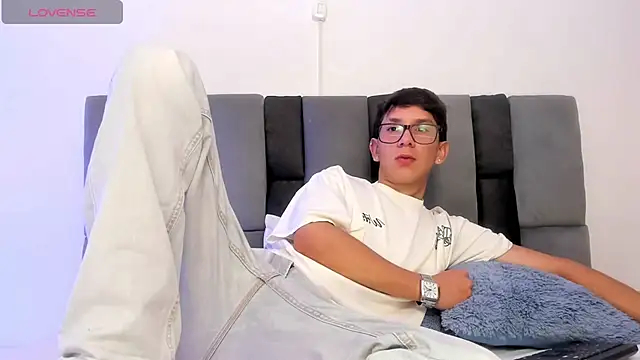 Adrien silex online show from 04/15/26, 04:58