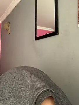 NickieCute- online show from 04/27/26, 07:01
