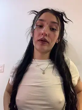 NickieCute- online show from 04/28/26, 10:15