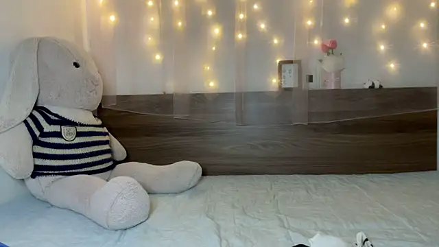 shy pink doll online show from 05/23/26, 04:00