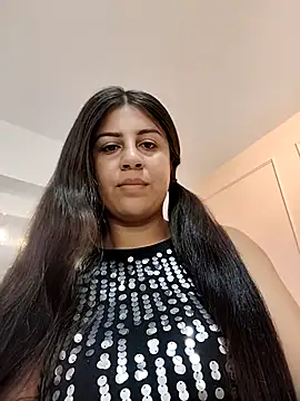 Snapshot of OLIVIA_GARCIA__ chatting on 04/16/26, 11:11 OLIVIA GARCIA online show from 04/16/26, 11:11