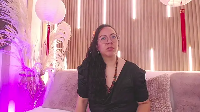 Velvet Curly online show from 05/29/26, 12:25