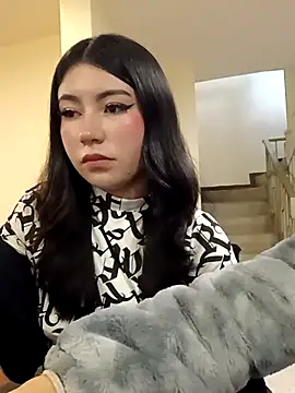 Emiily  Evans online show from 04/21/26, 03:17