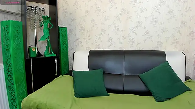 FemCupid online show from 06/17/26, 04:48