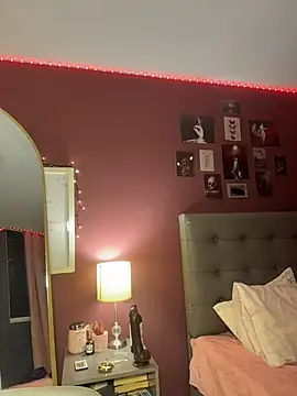 Snapshot of Charlotte_james1 chatting on 04/15/26, 12:17 Charlotte james1 online show from 04/15/26, 12:17