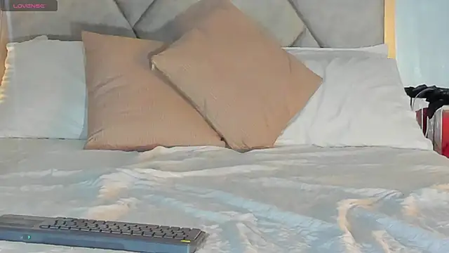 EmmaWilliammss online show from 04/26/26, 04:10