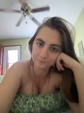 prettykitttty online show from 04/14/26, 07:31