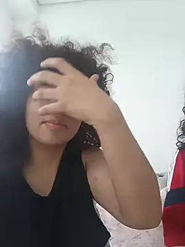 Chloe and Violeta online show from 07/04/26, 04:46