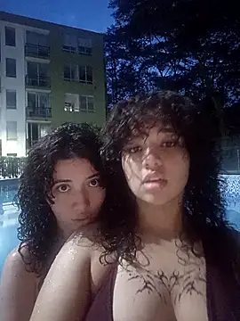 Chloe and Violeta online show from 07/08/26, 11:31